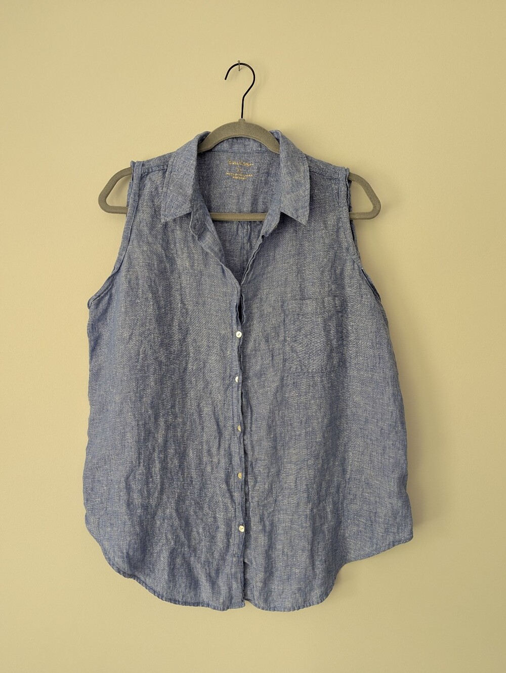 Lilly Pulitzer 100% Linen Blue Sleeveless Button Down Top Resortwear